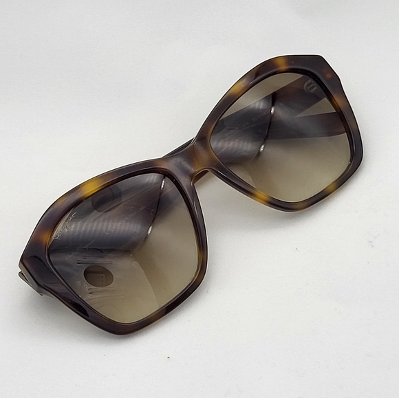 Salvatore Ferragamo SF894S Sunglasses - Picture 2 of 9